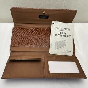Travelsmith Trusty Tri-Fold Wallet Pacsafe Technology NWT RFID Safe Brown